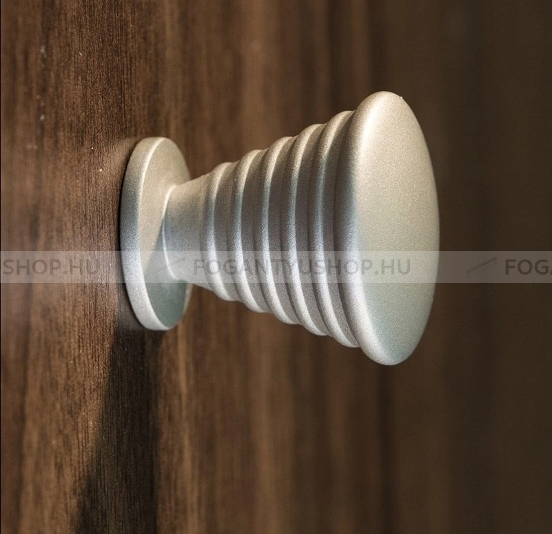 RUJZ DESIGN Gomb fogantyú - 163.26 - 1 furatos - Matt nikkel MNiL - Zamak fém ötvözet - Fém gombfogantyú, bútorgomb (szögletes, kerek)