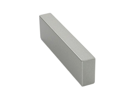 RUJZ DESIGN Bútorfogantyú - 64 454.20 - furattáv 64 mm - Ezüst inox (szálcsiszolt) SNiL - Zamak fém ötvözet - Egy méretben gyártott fém bútorfogantyú