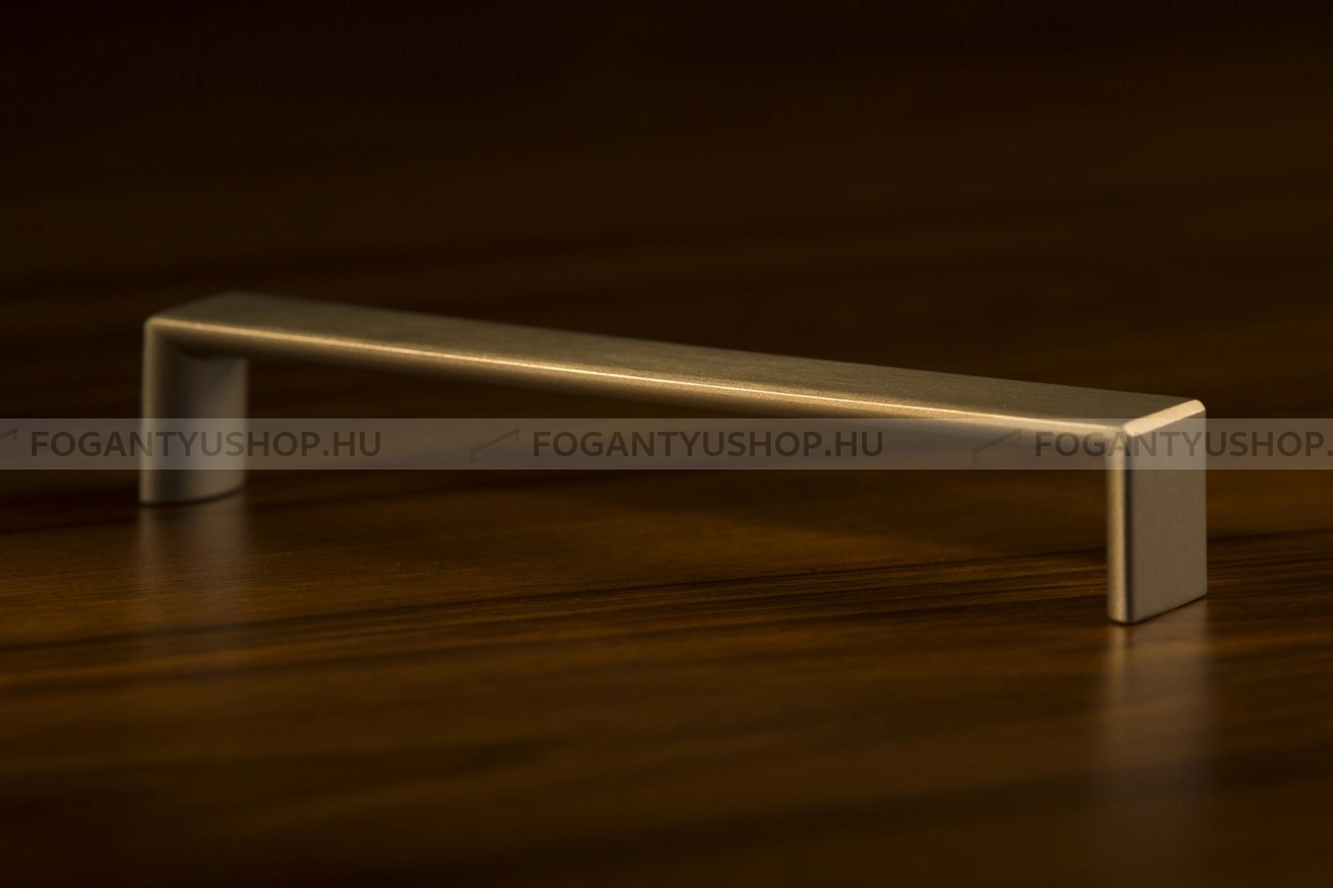 RUJZ DESIGN Bútor fogantyú - 160 495.25 - furattáv 160 mm - Ezüst inox (szálcsiszolt) SNiL - Zamak fém ötvözet - Egy méretben gyártott fém bútorfogantyú
