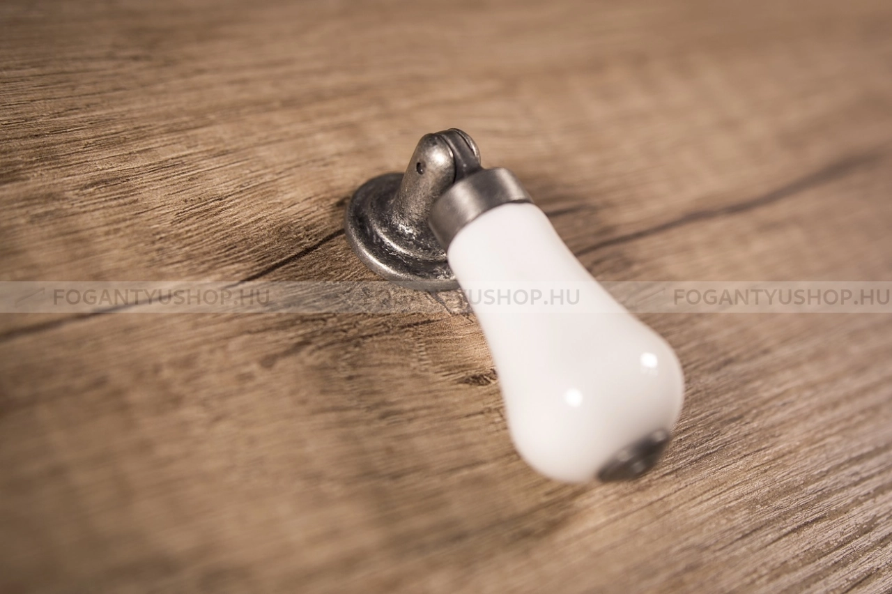 TOMURCUK Bútor fogantyú - 4040 - 1 furatos - Fehér belo, Antik ezüst  - Zamak fém ötvözet, Porcelán - Porcelánnal kombinált antikolt fém bútorfogantyú