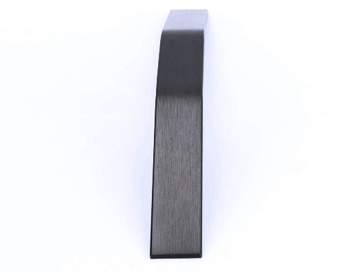 RUJZ DESIGN Fogantyú - 270 620.20 (NOEXP) - furattáv 270 mm - Fekete szálcsiszolt SatCrnE - Alumínium - Több méretben gyártott színes fém bútorfogantyú